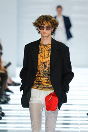 Runway at the Prada fashion show during Milan Fashion Week Menswear Spring Summer 2027 on June 21, 2026, in Milan, Italy Bestimage Milan France,detected_source_language  Copyright: xAgencex xBestimagexAgencex xBestimagex