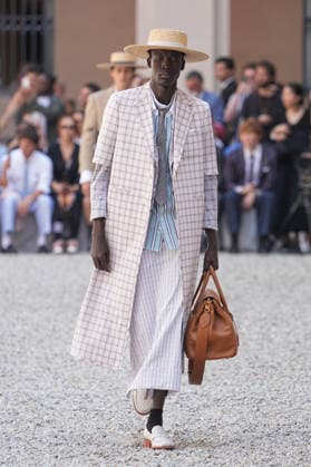 IPA85942215 - Milan, Milan Men™s Fashion Week Spring Summer 2027 - Men™s Fashion, Spring Summer 2027 - Thom Browne fashion show - runway in the photo: Model  Copyright: xRiccardoxGIordanox xRiccardoxGiordanox 85942215