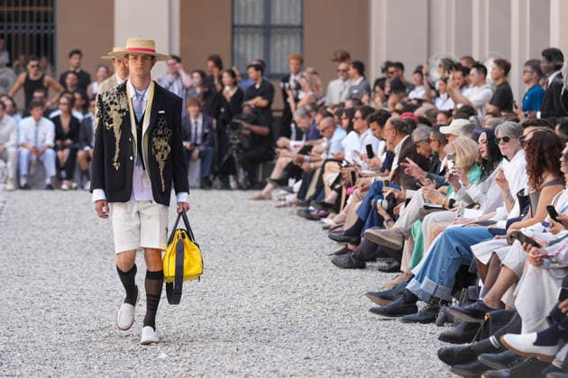 IPA85942294 - Milan, Milan Men™s Fashion Week Spring Summer 2027 - Men™s Fashion, Spring Summer 2027 - Thom Browne fashion show - runway in the photo: Model  Copyright: xRiccardoxGIordanox xRiccardoxGiordanox 85942294