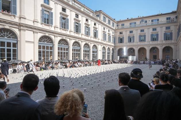 IPA85942302 - Milan, Milan Men™s Fashion Week Spring Summer 2027 - Men™s Fashion, Spring Summer 2027 - Thom Browne fashion show - runway in the photo: Model  Copyright: xRiccardoxGIordanox xRiccardoxGiordanox 85942302