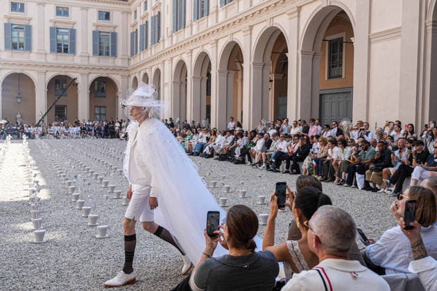 IPA85942316 - Milan, Milan Men™s Fashion Week Spring Summer 2027 - Men™s Fashion, Spring Summer 2027 - Thom Browne fashion show - runway In the photo: Model  Copyright: xRiccardoxGIordanox xRiccardoxGiordanox 85942316
