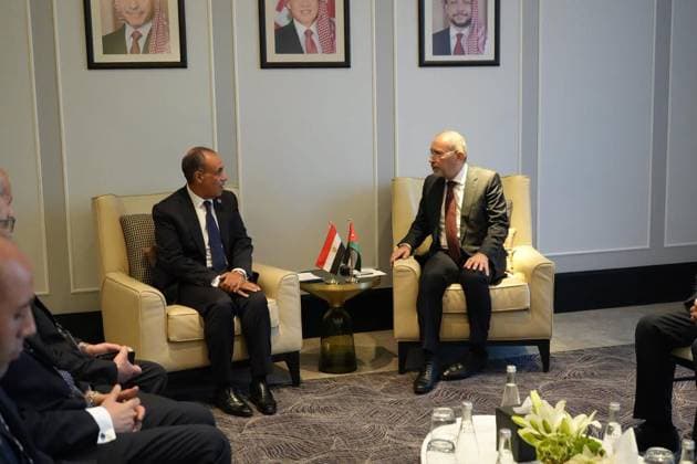 Egyptian Foreign Minister Badr Abdel-Aty met with Jordanian Deputy Prime Minister and Foreign Minister Ayman Safadi Egyptian Foreign Minister Badr Abdel-Aty met with Jordanian Deputy Prime Minister and Foreign Minister Ayman Safadi on the sidelines of the Arab League Council meetings in Cairo, Egypt. The two sides discussed ways to strengthen bilateral relations and the latest regional developments. Photo by Egyptian Foreign Minister Office apaimages Cairo Cairo Egypt 220626_Egypt_FEPO_00(1) Copyright: xapaimagesxEgyptianxForeignxMinisterxOfficex xapaimagesx