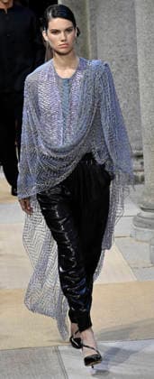 June 22, 2026, Milan, Italy: A model presents a creation by Italian fashion house Giorgio Armani for the Men s Spring Summer 2027 collection during the Milan Fashion Week in Milan, Italy, 22 June 2026. Milan Fashion Week runs from 19 to 23 June 2026. ANSA DANIEL DAL ZENNARO Milan Italy  - ZUMAa110 20260622_zaf_a110_017 Copyright: xDanielxDalxZennarox