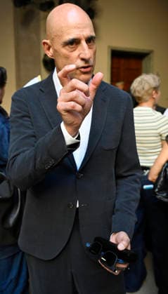 June 22, 2026, Milan, Italy: British actor Mark Strong arrives to attend the presentation of Italian fashion house Giorgio Armani Men s Spring Summer 2027 collection during the Milan Fashion Week in Milan, Italy, 22 June 2026. Milan Fashion Week runs from 19 to 23 June 2026. ANSA DANIEL DAL ZENNARO. Milan Italy  - ZUMAa110 20260622_zaf_a110_026 Copyright: xDanielxDalxZennarox