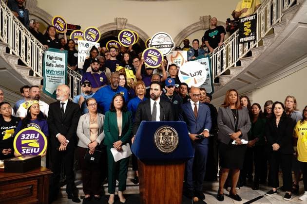 Zohran Mamdani, Letitia James at the press conference for NYC Mayor Zohran Mamdani Signs Executive Order Protecting Workers from Extreme Heat, City Hall, New York, NY, June 22, 2026. Photo By: Kristin Callahan Everett Collection NYC Mayor Zohran Mamdani Signs Executive Order Protecting Workers from Extreme Heat PUBLICATIONXNOTxINxCANxCHNxFRAxITAxJPNxNORxPOLxRUSxESPxUKxUSA