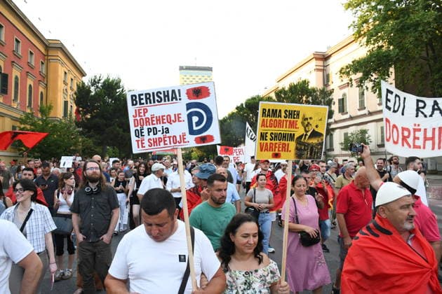 Protests against the tourism project in Albania, continue for 23rd consecutive day TIRANA, ALBANIA - JUNE 22: Hundreds of demonstrators march along the National Martyrs Boulevard toward the Prime Ministry building on the 23rd consecutive day of protests in Tirana, Albania, on June 22, 2026. Gathering at Skanderbeg Square under the slogan Albania is not for sale , the crowds expressed fierce opposition to a multi-million dollar luxury tourism development project planned for the protected Zvernec region in the coastal city of Vlora. The controversial project is allegedly linked to Jared Kushner and Ivanka Trump, the son-in-law and daughter of U.S. President Donald Trump, involving the privatization of pristine public coastlines. The demonstr  Copyright: x2026xAnadoluxOlsixShehux