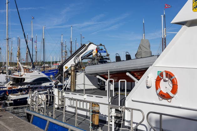 22.06.2026 Kieler Woche 2026 Eindrücke und Szenen vom Montag Das Heck des Bootes öStaberhuk˜ der Kieler Wasserschutzpolizei Kiel Kiellinie Schleswig Holstein Deutschland *** June 22, 2026 Kiel Week 2026