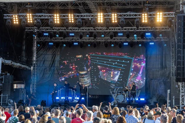 22.06.2026 Kieler Woche 2026 Eindrücke und Szenen vom Montag Die Band öRemode˜ auf der Fördebühne Kiel Kiellinie Schleswig Holstein Deutschland *** June 22, 2026 Kiel Week 2026