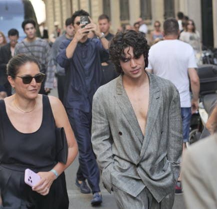 IPA85951751 - Milan, Milan Men s Fashion Week: Spring Summer 2026 2027 - Men s Fashion, Spring Summer 2026 — Armani fashion show; pictured: Conan Gray  Copyright: xLucaxPontix xLucaPonti IpaAgencyx 85951751