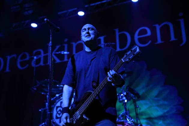 Aaron Bruch von der Band Breaking Benjamin bei einem Konzert im Huxleys Neue Welt in Berlin, 22. Juni 2026. Breaking Benjamin Konzert Berlin