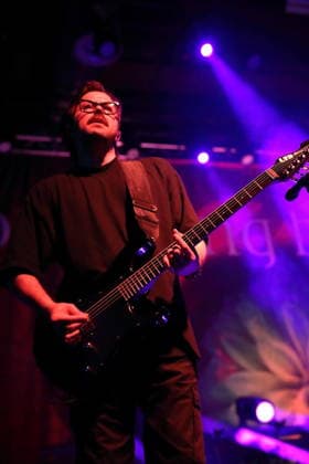 Keith Wallen von der Band Breaking Benjamin bei einem Konzert im Huxleys Neue Welt in Berlin, 22. Juni 2026. Breaking Benjamin Konzert Berlin
