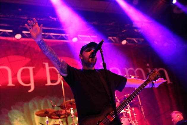 Benjamin Burnley von der Band Breaking Benjamin bei einem Konzert im Huxleys Neue Welt in Berlin, 22. Juni 2026. Breaking Benjamin Konzert Berlin