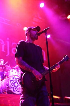 Benjamin Burnley von der Band Breaking Benjamin bei einem Konzert im Huxleys Neue Welt in Berlin, 22. Juni 2026. Breaking Benjamin Konzert Berlin