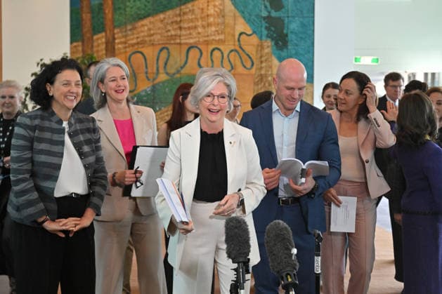 HELEN HAINES PRESSER, Independent member for Indi Helen Haines and fellow crossbenchers arrive at a press conference at Parliament House in Canberra, Tuesday, June 23, 2026. ( NO ARCHIVING CANBERRA AUSTRALIAN CAPITAL TERRITORY AUSTRALIA  Copyright: xMICKxTSIKASx 20260623124924230062