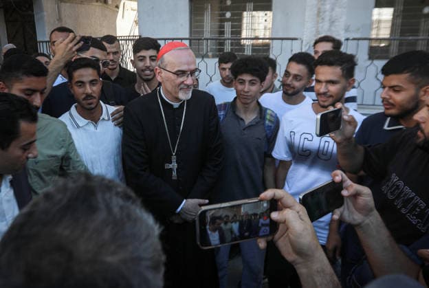 Latin Patriarch of Jerusalem Pizzaballa visits Al-Azhar University in Gaza GAZA, PALESTINE - JUNE 22: Pierbattista Pizzaballa, the Latin Patriarch of Jerusalem, meets with the youth after he attends a session titled Religions, Coexistence, and the Values of Peace, where he emphasized the importance of interfaith dialogue, tolerance, and a culture of peace during his visit in Al-Azhar University in Gaza with an accompanying delegation, in Gaza, Palestine on June 22, 2026. Abdalhkem Abu Riash Anadolu Gaza Gaza. Editorial use only. Please get in touch for any other usage.  Copyright: x2026xAnadoluxAbdalhkemxAbuxRiashx