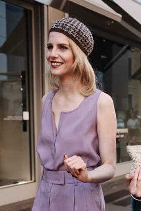 IPA85954287 - Milan, Milan Fashion Week Menswear Spring Summer 2027 - Men s Fashion, Spring Summer 2027 - Giorgio Armani Fashion Show - Guests arriving. Pictured: Lucy Boynton (British-American actress)  Copyright: xAlessandroxBremecx xx 85954287