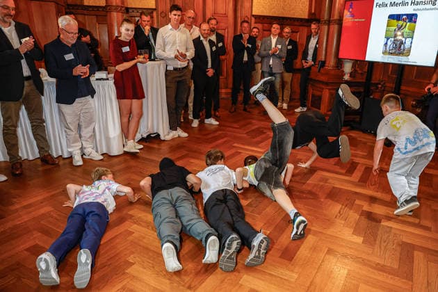 Verleihung der Niedersächsischen Sportmedaille: Ministerpräsident Lies und Sportministerin Behrens ehren niedersächsische Athletinnen und Athleten Breakdance Hip Hop Performance mit Lil Bangs HBT 30175 Hannover, Lüerstraße 5 Gästehaus der Niedersächsische Niedersachsen, Region Hannover Germany *** Award Ceremony for the Lower Saxony Sports Medal