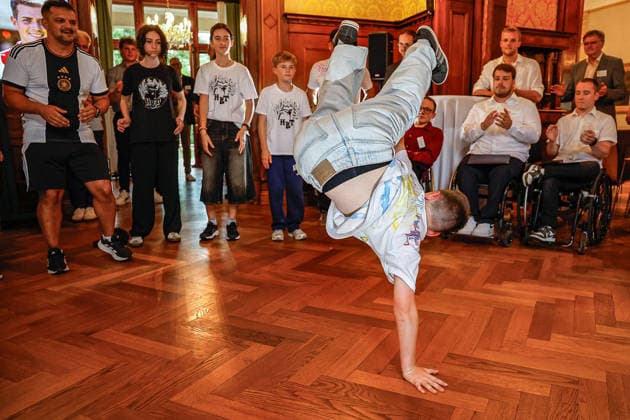 Verleihung der Niedersächsischen Sportmedaille: Ministerpräsident Lies und Sportministerin Behrens ehren niedersächsische Athletinnen und Athleten Breakdance Hip Hop Performance mit Lil Bangs HBT 30175 Hannover, Lüerstraße 5 Gästehaus der Niedersächsische Niedersachsen, Region Hannover Germany *** Award Ceremony for the Lower Saxony Sports Medal