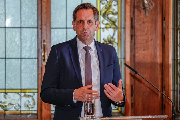 Verleihung der Niedersächsischen Sportmedaille: Ministerpräsident Lies und Sportministerin Behrens ehren niedersächsische Athletinnen und Athleten Olaf Lies, Niedersächsischer Ministerpräsident, Begrüßungsrede 30175 Hannover, Lüerstraße 5 Gästehaus der Niedersächsische Niedersachsen, Region Hannover Germany *** Award Ceremony for the Lower Saxony Sports Medal