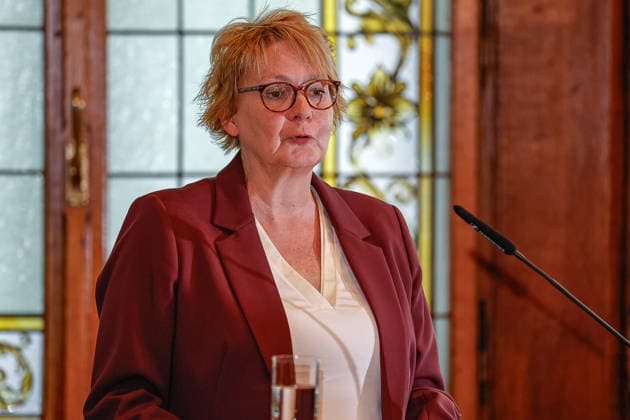 Verleihung der Niedersächsischen Sportmedaille: Ministerpräsident Lies und Sportministerin Behrens ehren niedersächsische Athletinnen und Athleten Daniela Behrens (SPD), Ministerin für Inneres, Sport und Digitalisierung, Dankesworte 30175 Hannover, Lüerstraße 5 Gästehaus der Niedersächsische Niedersachsen, Region Hannover Germany *** Award Ceremony for the Lower Saxony Sports Medal