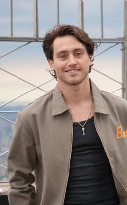 June 22, 2026, New York, Ny, USA: LIAM OBERGFOLL poses as the Cast of Bravo s Next Gen NYC Visit the Empire State Building, NYC.June 22 2026. . The Cast of Bravo s Next Gen NYC Visits the Empire State Building, NYC.June 22 2026. New York USA  - ZUMAms4_ 20260622_faf_ms4_014 Copyright: xSoniaxMoskowitzxGordonx
