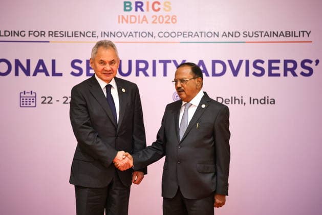 INDIA, NEW DELHI - JUNE 23, 2026: Russian Security Council Secretary Sergei Shoigu (L) and Ajit Doval, National Security Advisor to the Prime Minister of India, shake hands during a welcoming ceremony as part of the BRICS National Security Advisers Meeting New Delhi India  - ZUMAt113 20260623_zaa_t113_010 Copyright: xMikhailxTereshchenkox