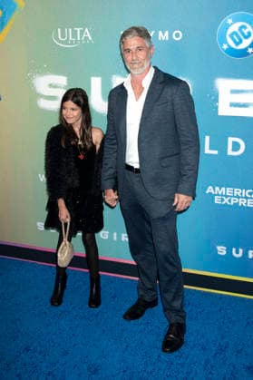 Dave Annable mit Begleitung bei der Weltpremiere des Kinofilms Supergirl an der Brooklyn Academy of Music. New York, 22.06.2026 *** Dave Annable with his entourage at the world premiere of the movie Supergirl at the Brooklyn Academy of Music in New York, June 22, 2026,detected_source_language Foto:xB.xHinex xFuturexImagex supergirl_ny_6617