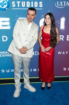 David Krumholtz und Eve Ridley bei der Weltpremiere des Kinofilms Supergirl an der Brooklyn Academy of Music. New York, 22.06.2026 *** David Krumholtz and Eve Ridley at the world premiere of the movie Supergirl at the Brooklyn Academy of Music in New York, June 22, 2026,detected_source_language Foto:xB.xHinex xFuturexImagex supergirl_ny_6640