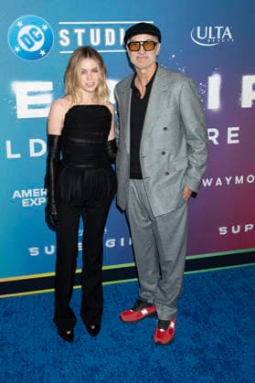 Milly Alcock und Craig Gillespie bei der Weltpremiere des Kinofilms Supergirl an der Brooklyn Academy of Music. New York, 22.06.2026 *** Milly Alcock and Craig Gillespie at the world premiere of the movie Supergirl at the Brooklyn Academy of Music in New York, June 22, 2026,detected_source_language Foto:xB.xHinex xFuturexImagex supergirl_ny_6684