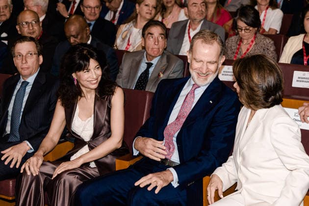 The King Presides Over the Club de Madrid’s Annual Policy Dialogue i d The mayor of Madrid, José Luis Martínez Almeida, the Minister of Equality, Ana Redondo, and King Felipe VI during the Club de Madrid’s 2026 Annual Policy Dialogue at the Palacio de Cibeles, on June 23, 2026, in Madrid, Spain. King Felipe VI presides over the Club of Madrid’s Annual Policy Dialogue on governance and the provision of global public goods in a fragmented world, coinciding with the 25th anniversary of the organization’s founding conference. The event brings together former democratic heads of state and government, experts, and influential stakeholders to address some of the most pressing challenges facing democracy and international cooperation. JUNE 23, 202  Copyright: xCarlosxLujanx 7616529