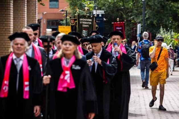 EINDHOVEN - A procession of professors in classical gowns walks through the city from City Hall Square to the university campus during the kickoff of the Eindhoven University of Technology s anniversary year. TU e is celebrating its 70th anniversary. ROB ENGELAAR ANP netherlands out - belgium out  Copyright: xx x561738015x originalFilename: 561738015.jpg