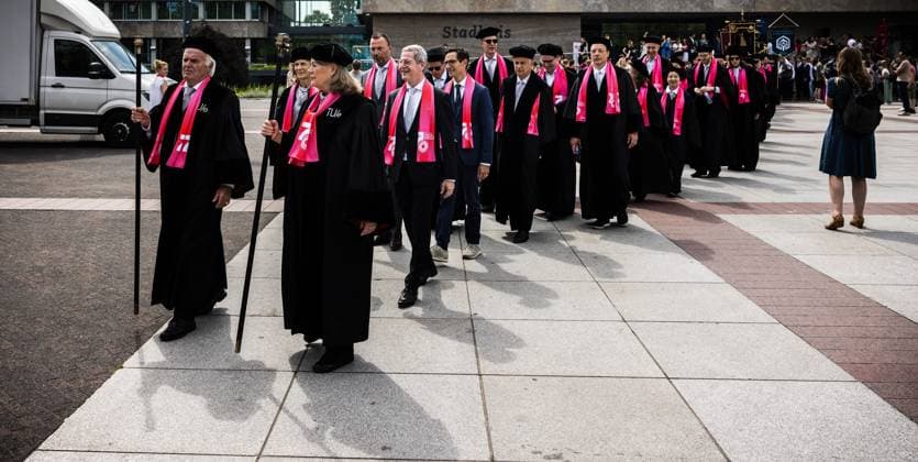 EINDHOVEN - A procession of professors in classical gowns walks through the city from City Hall Square to the university campus during the kickoff of the Eindhoven University of Technology s anniversary year. TU e is celebrating its 70th anniversary. ROB ENGELAAR ANP netherlands out - belgium out  Copyright: xx x561738028x originalFilename: 561738028.jpg