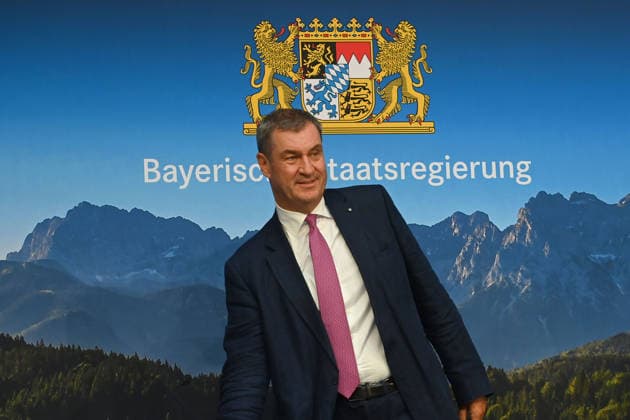 Ankunft Markus SOEDER (Ministerpraesident Bayern und CSU Vorsitzender), Einzelbild,angeschnittenes Einzelmotiv,Halbfigur,halbe Figur. Pressekonferenz der Bayerischen Staatsregierung nach Kabinettssitzung am 23.06.2026 im Prinz Carl Palais in Muenchen. *** Arrival of Markus SOEDER, Minister-President of Bavaria and CSU Chairman; single image, cropped close-up, half-length portrait; press conference of the Bavarian State Government following the cabinet meeting on June 23, 2026, at the Prinz Carl Palais in Munich,detected_source_language