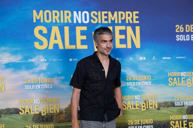 June 23, 2026, Madrid, Madrid, Spain: Spanish actor RAUL PRIETO poses for the media during the photocall for the presentation of the movie Morir no siempre sale bien held at Leclab Madrid. Directed by Claudia Pinto the black comedy film tells the story of two families from different social backgrounds forced to interact after the kidnapping of a corpse. The cinematic project explores social differences through irony and empathy offering a critical portrait of modern society. Madrid Spain - ZUMAo127 20260623_zep_o127_012 Copyright: xHugoxOrtunox