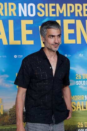 June 23, 2026, Madrid, Madrid, Spain: Spanish actor RAUL PRIETO poses for the media during the photocall for the presentation of the movie Morir no siempre sale bien held at Leclab Madrid. Directed by Claudia Pinto the black comedy film tells the story of two families from different social backgrounds forced to interact after the kidnapping of a corpse. The cinematic project explores social differences through irony and empathy offering a critical portrait of modern society. Madrid Spain  - ZUMAo127 20260623_zep_o127_002 Copyright: xHugoxOrtunox