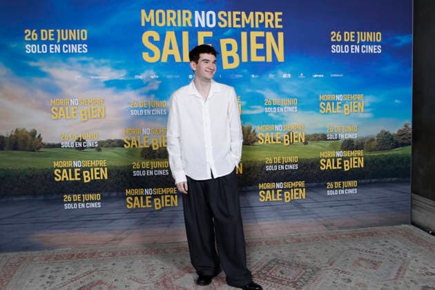 June 23, 2026, Madrid, Madrid, Spain: Spanish actor JORGE MOTOS poses for the media during the photocall for the presentation of the movie Morir no siempre sale bien held at Leclab Madrid. Directed by Claudia Pinto the black comedy film tells the story of two families from different social backgrounds forced to interact after the kidnapping of a corpse. The cinematic project explores social differences through irony and empathy offering a critical portrait of modern society. Madrid Spain - ZUMAo127 20260623_zep_o127_070 Copyright: xHugoxOrtunox