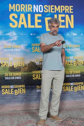 June 23, 2026, Madrid, Madrid, Spain: Spanish actor PAU DURA poses for the media during the photocall for the presentation of the movie Morir no siempre sale bien held at Leclab Madrid. Directed by Claudia Pinto the black comedy film tells the story of two families from different social backgrounds forced to interact after the kidnapping of a corpse. The cinematic project explores social differences through irony and empathy offering a critical portrait of modern society. Madrid Spain  - ZUMAo127 20260623_zep_o127_035 Copyright: xHugoxOrtunox