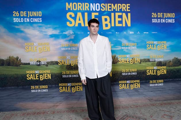 June 23, 2026, Madrid, Madrid, Spain: Spanish actor JORGE MOTOS poses for the media during the photocall for the presentation of the movie Morir no siempre sale bien held at Leclab Madrid. Directed by Claudia Pinto the black comedy film tells the story of two families from different social backgrounds forced to interact after the kidnapping of a corpse. The cinematic project explores social differences through irony and empathy offering a critical portrait of modern society. Madrid Spain - ZUMAo127 20260623_zep_o127_077 Copyright: xHugoxOrtunox