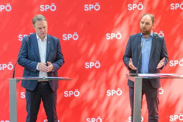 photonews.at – Wien, 23.06.2026. Pressegespräch der SPÖ zur Sommertour Ordnen statt Spalten . Der Bundesparteivorsitzende und der Bundesgeschäftsführer informieren über die Sommertour der SPÖ sowie deren politische Schwerpunkte und geplante Aktivitäten. PHOTO: Vizekanzler Andreas Babler (SPÖ) und Bundesgeschäftsführer der SPÖ Klaus Seltenheim SPÖ press briefing on the party s Ordnen statt Spalten summer tour. The party leader and secretary general outline the campaign s political priorities and upcoming activities. Sommertour, Opposition, Parteipolitik, Kommunikation, Öffentlichkeit, Dialog, Tour, opposition, communication, outreach Pressegespräch der SPÖ zur Sommertour Ordnen statt Spalten *** photonews at – Vienna, June 23, 2026 