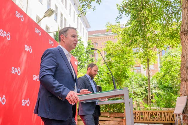 photonews.at – Wien, 23.06.2026. Pressegespräch der SPÖ zur Sommertour Ordnen statt Spalten . Der Bundesparteivorsitzende und der Bundesgeschäftsführer informieren über die Sommertour der SPÖ sowie deren politische Schwerpunkte und geplante Aktivitäten. PHOTO: Vizekanzler Andreas Babler (SPÖ) und Bundesgeschäftsführer der SPÖ Klaus Seltenheim SPÖ press briefing on the party s Ordnen statt Spalten summer tour. The party leader and secretary general outline the campaign s political priorities and upcoming activities. Sommertour, Opposition, Parteipolitik, Kommunikation, Öffentlichkeit, Dialog, Tour, opposition, communication, outreach Pressegespräch der SPÖ zur Sommertour Ordnen statt Spalten *** photonews at – Vienna, June 23, 2026 