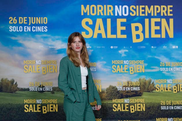 June 23, 2026, Madrid, Madrid, Spain: Spanish actress PAULA MUNOZ poses for the media during the photocall for the presentation of the movie Morir no siempre sale bien held at Leclab Madrid. Directed by Claudia Pinto the black comedy film tells the story of two families from different social backgrounds forced to interact after the kidnapping of a corpse. The cinematic project explores social differences through irony and empathy offering a critical portrait of modern society. Madrid Spain - ZUMAo127 20260623_zep_o127_086 Copyright: xHugoxOrtunox