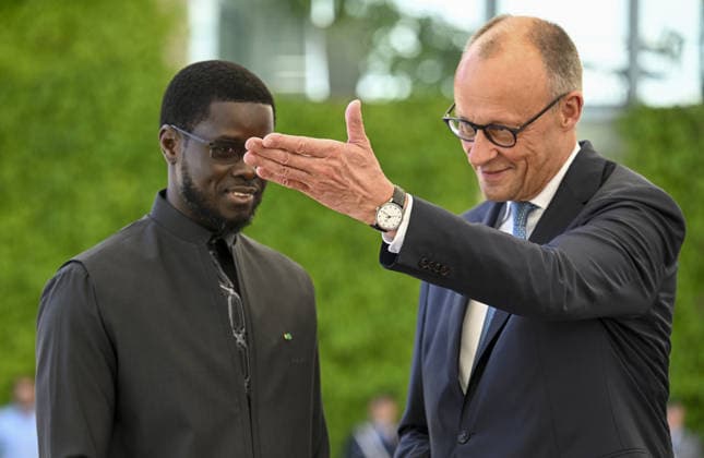 Senegal President Bassirou Diomaye Faye welcomed in Berlin BERLIN, GERMANY - JUNE 23: Senegalese President Bassirou Diomaye Faye (L) is formally welcomed by German Chancellor Friedrich Merz (R) during an official ceremony at the Chancellery in Berlin, Germany, during his visit to the country, on June 23, 2026. Halil Sagirkaya Anadolu Berlin Germany. Editorial use only. Please get in touch for any other usage.  Copyright: x2026xAnadoluxHalilxSagirkayax