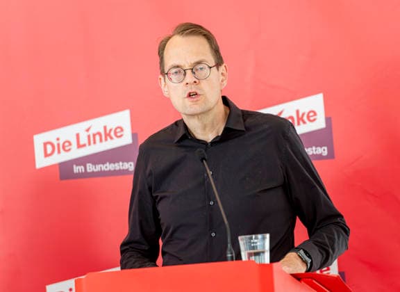 Sören Pellmann EUR, Deutschland, Berlin, 23.06.2026: Pressestatement von Sören Pellmann Vorsitzenden der Fraktion Die Linke im Bundestag. *** Sören Pellmann, EUR, Germany, Berlin, June 23, 2026 Press statement by Sören Pellmann, Chair of the Die Linke parliamentary group in the Bundestag,detected_source_language