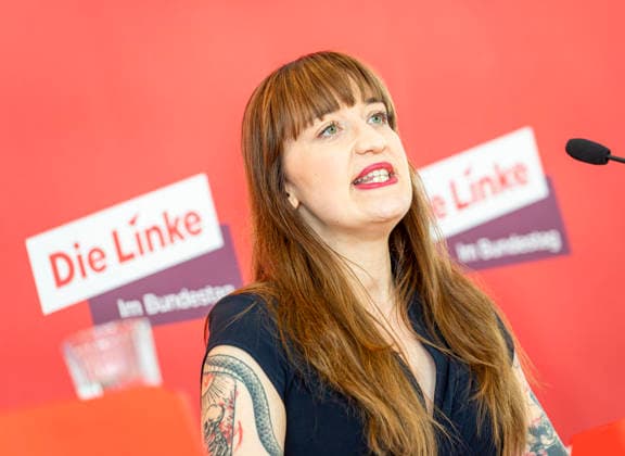 Heidi Reichinnek EUR, Deutschland, Berlin, 23.06.2026: Pressestatement von Heidi Reichinnek Vorsitzende der Fraktion Die Linke im Bundestag . *** Heidi Reichinnek EUR, Germany, Berlin, June 23, 2026 Press statement by Heidi Reichinnek, Chair of the Die Linke parliamentary group in the Bundestag,detected_source_language