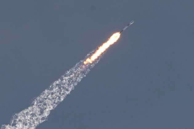 June 23, 2026, Cape Canaveral, Florida, USA: SpaceX Falcon 9 rocket carrying Starfall capsule lifts off from Space Launch Complex-40 at Cape Canaveral Space Force Station, Florida, at 6:53 a.m. EDT on June 23, 2026. Starfall is a reusable cargo vehicle that transports payloads to low Earth orbit (LEO) and beyond aboard Falcon 9 and Falcon Heavy rockets and returns cargo safely to Earth. Cape Canaveral USA  - ZUMAb268 20260623_znp_b268_006 Copyright: xJenniferxBriggsx