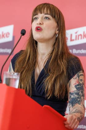 Statement Die Linke Heidi Reichinnek bei einem Statement Die Linke am 23.06.26 in Berlin. Berlin Berlin Deutschland Reichstag *** Statement by Die Linkes Heidi Reichinnek during a Die Linke event on June 23, 2026, in Berlin, Berlin, Berlin, Germany, Reichstag,detected_source_language