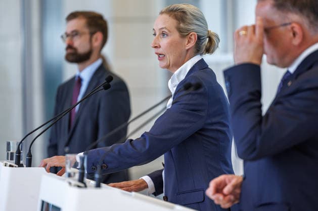 Statement AfD Alice Weidel und Tino Chrupalla (AfD), bei einem Statement der AfD am 23.06.26 in Berlin. Berlin Berlin Deutschland Reichstag *** Statement by AfD members Alice Weidel and Tino Chrupalla during an AfD press conference on June 23, 2026, in Berlin, Berlin, Berlin, Germany, at the Reichstag,detected_source_language