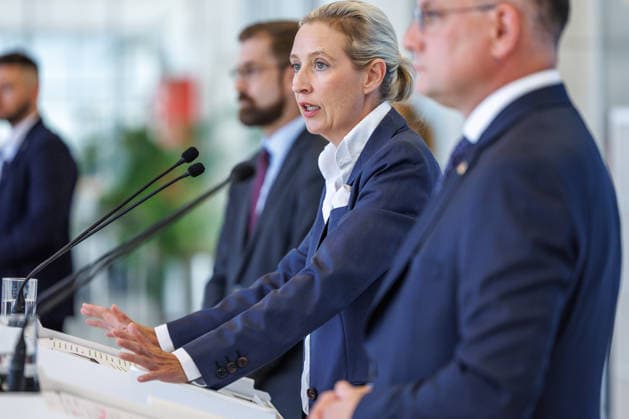 Statement AfD Alice Weidel und Tino Chrupalla (AfD), bei einem Statement der AfD am 23.06.26 in Berlin. Berlin Berlin Deutschland Reichstag *** Statement by AfD members Alice Weidel and Tino Chrupalla during an AfD press conference on June 23, 2026, in Berlin, Berlin, Berlin, Germany, at the Reichstag,detected_source_language