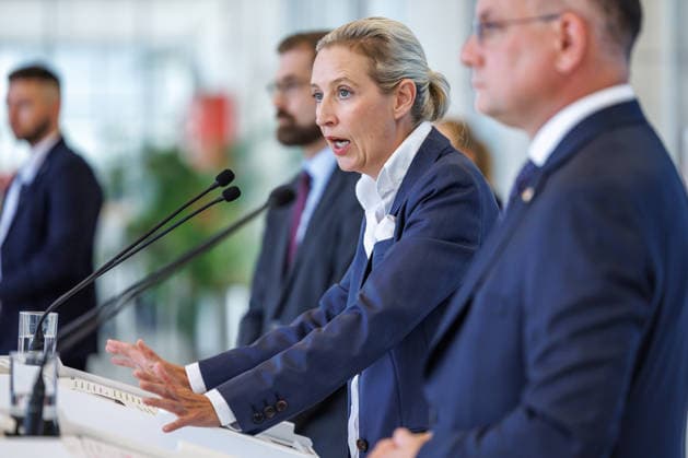Statement AfD Alice Weidel und Tino Chrupalla (AfD), bei einem Statement der AfD am 23.06.26 in Berlin. Berlin Berlin Deutschland Reichstag *** Statement by AfD members Alice Weidel and Tino Chrupalla during an AfD press conference on June 23, 2026, in Berlin, Berlin, Berlin, Germany, at the Reichstag,detected_source_language