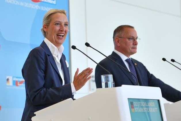 Berlin, Deutschland, 23.06.2026: Deutscher Bundestag: AfD-Fraktionssitzung: Alice Weidel und Tino Chrupalla, beide AfD, geben ein Pressestatement *** Berlin, Germany, June 23, 2026 German Bundestag AfD caucus meeting Alice Weidel and Tino Chrupalla, both of the AfD, issue a press statement,detected_source_language Copyright: xdtsxNachrichtenagenturx dts_124653